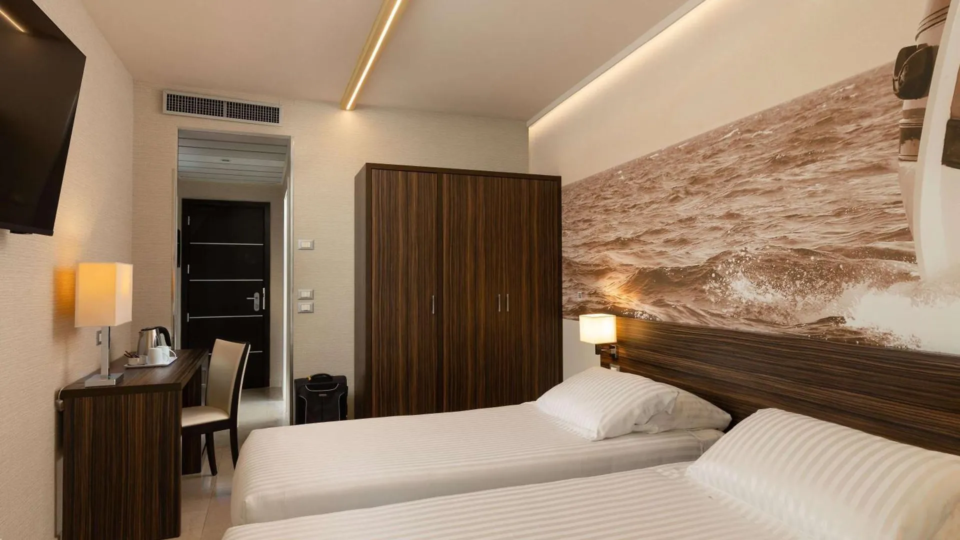 Mercure Rimini Lungomare 4*,  Italië